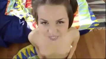 Virgin Teen'in Amatör Hardcore Cennetindeki Ilk Anal Sikiş Festivali